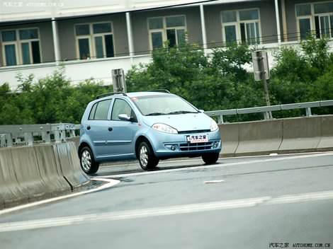 фото в движении, динамика - Chery A1 Kimo photo foto