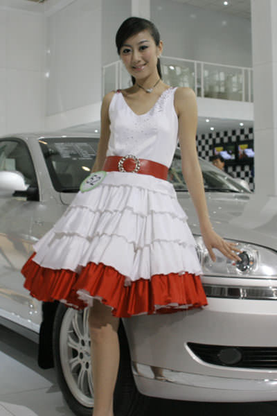 девушки Chery Пекинский автосалон 2008 -chery-girls-on-beijing-2008-salon