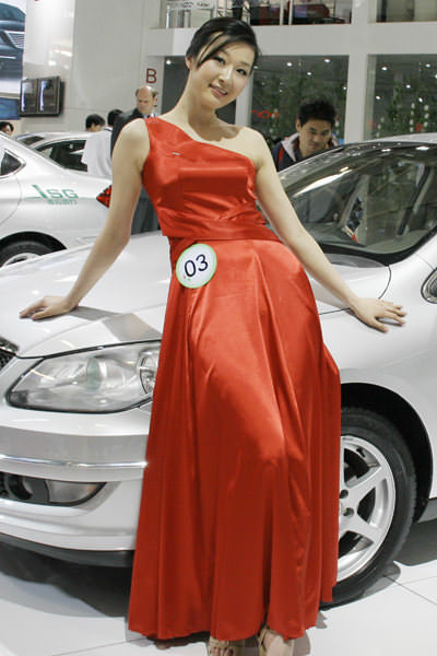 девушки Chery Пекинский автосалон 2008 -chery-girls-on-beijing-2008-salon