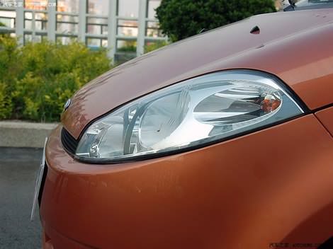 фото деталей внешности китайского авто Чери А1 Кимо цвета оранжевый металлик - Chery A1 Kimo orange color