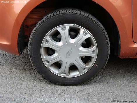 фото деталей внешности китайского авто Чери А1 Кимо цвета оранжевый металлик - Chery A1 Kimo orange color