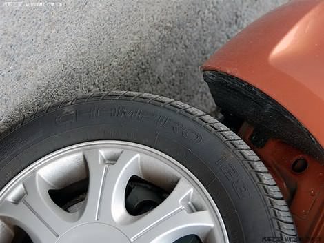 фото деталей внешности китайского авто Чери А1 Кимо цвета оранжевый металлик - Chery A1 Kimo orange color