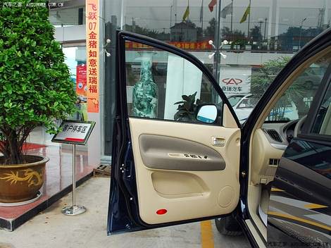  китайская машина джип Чери Тигго - Chery Tiggo T11 1.8 2.4 фото салона photo